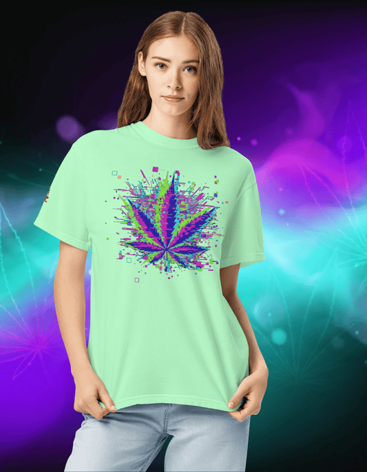 🌿 Koszulka Glitch Leaf – Cyfrowa Sztuka Konopi | Unisex Premium - PuffoShop